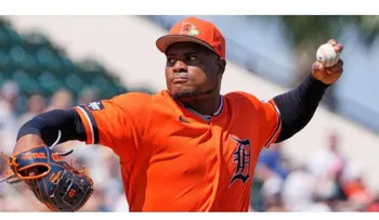 Framber Valdez brilla y consigue su cuarta victoria