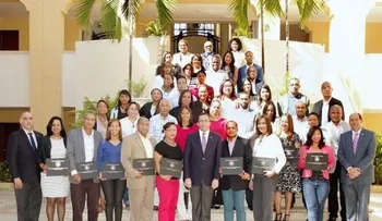 Cancillería capacita periodista que Palacio en eventos internacionales