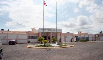 Donan equipos para el Centro de Corrección Najayo-Mujeres