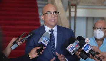 Homero Figueroa dice medidas del Gobierno buscan estimular población a vacunarse 