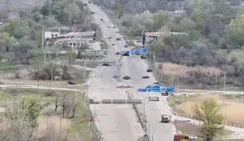 Oleshky al borde del colapso: residentes arriesgan sus vidas en rutas minadas para huir de la ciudad ocupada por Rusia