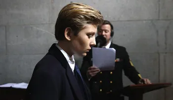 Linchan en las redes a una guionista de un popular "show" por un tuit sobre el hijo de Trump