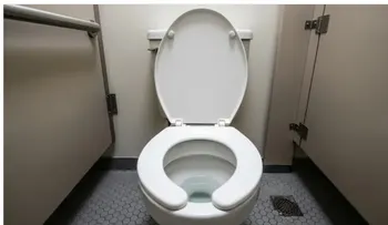 Asientos en forma de U: una medida de higiene en baños públicos