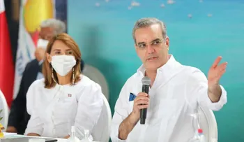 Presidente Abinader asegura que tercera dosis contra la covid-19 ha salvado vidas en el país