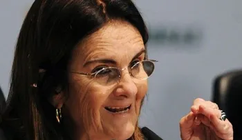 Renuncia presidenta de Petrobras en medio de escándalo 