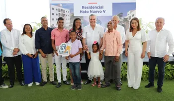 Presidente Abinader entrega 112 apartamentos en Residencial Hato Nuevo V y 96 en el Residencial Lolita I