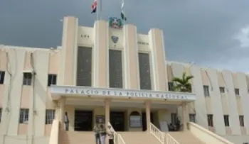 PN mata dos hombres en tienda de Villa Altagracia
