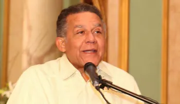 Presidente Medina felicita a Juan Bolívar Díaz por Premio Nacional Periodismo