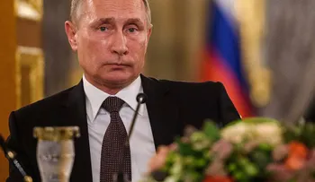 Putin cancela viaje a Francia después de que Hollande acusara a Rusia de crímenes de guerra