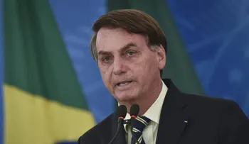 Bolsonaro llama "judas" a Moro y dice que "nadie dará un golpe" en su contra