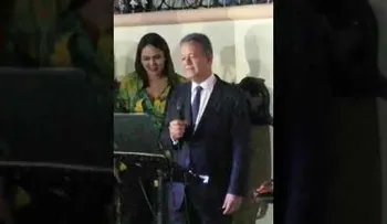 Leonel Fernández, y su Muchacha de abril, de Leonardo Fabio