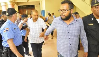 Juez se reserva fallo contra 8 empleados de Aduanas acusados de robo 