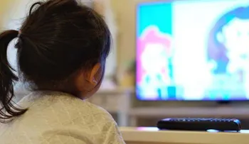 Una niña fallece luego de ingerir una pila del control remoto de la televisión