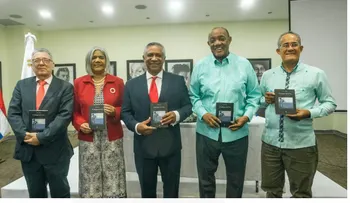Libro "El Milagro de la Luz" de Juan Colón se presenta con éxito en RD