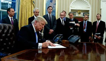 Estados Unidos inicia retirada  del acuerdo TPP