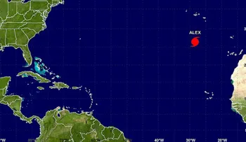La tormenta subtropical Alex ahora es un huracán, el primero en enero desde 1938