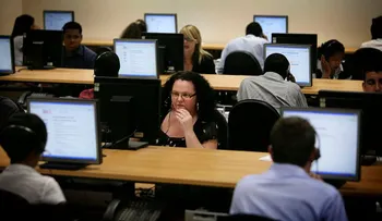 Presentan proyecto para que call centers tercerizados en otros países vuelvan a EE.UU.