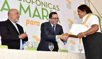 Ministro Andrés Navarro: la educación y el empleo son vitales para el desarrollo de la juventud