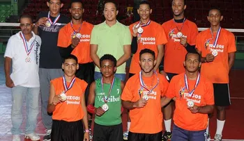 Distrito en voleibol y SPM en basket  Campeones Juegos de la Juventud