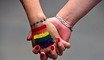 Con dolor por las víctimas de Orlando se llevan a cabo en varias ciudades Desfiles del Orgullo LGBT