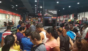 Dominicanos buscan aprovechar ofertas â??Viernes Negroâ?, en el país y los Estados Unidos