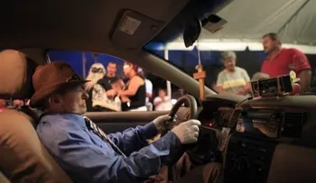 En Puerto Rico velan a taxista al volante de su auto 