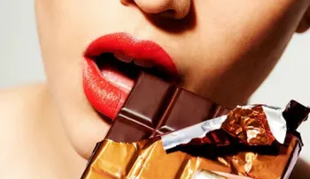 Esto sucede al consumir chocolate y refresco