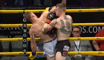 Muay Thai: el impresionante efecto de un brutal nocaut con un codazo en la sien