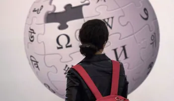 Wikipedia oscurece sus páginas en protesta contra ley de derechos de autor de la Unión Europea