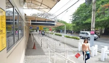 Bajan ventas en negocios por cambio de sede de Consulado