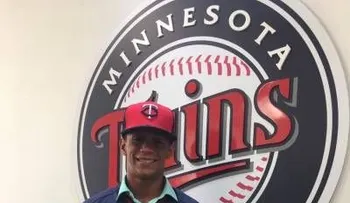 Esta fue la razón por la que anularon contrato de US$3 millones al prospecto dominicano
