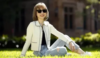 Mujer en Australia se vuelve millonaria solo por vacunarse contra Covid-19