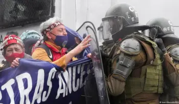 Marcha mapuche finaliza con 10 detenidos y 18 heridos en centro de Santiago de Chile