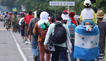 Nueva caravana migrante parte de Tapachula hacia Estados Unidos y el norte de México