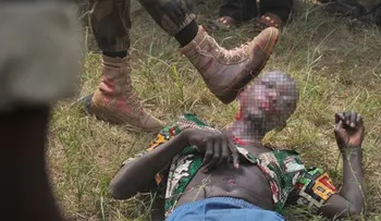 Soldados de la República Centroafricana linchan a un rebelde
