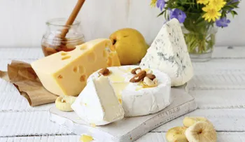 ¿Queso normal o bajo en grasa? Cómo afecta a nuestro colesterol