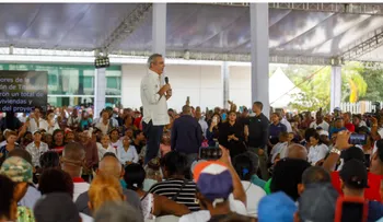 Presidente Abinader promete entregar 300,000 nuevos títulos en los próximos 4 años