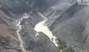 Nepal y China suspenden rescates por riesgo de desborde de lago glacial en la frontera