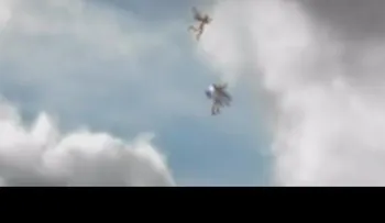 Captan dos ángeles volando (Video)