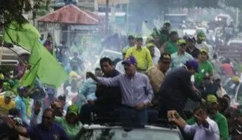 Danilo concita respaldo poblaciones de Higuey-Yuma