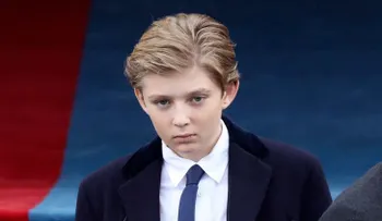 Despiden a la guionista de la NBC que insultó al hijo de Trump en un tuit