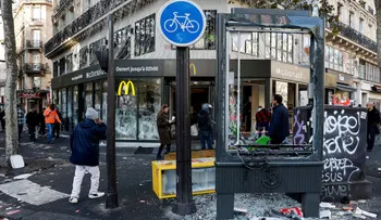 Francia decreta toques de queda parciales tras un fin de semana de saqueos con casi 2.400 detenidos