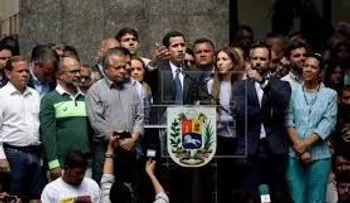 Oposición venezolana solo acudirá al diálogo si Maduro abandona el Poder 