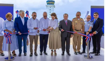 Raquel Peña inaugura torre de control en Base de San Isidro