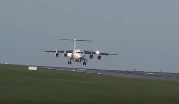 Piloto amenazó a su esposa con estrellar avión si se divorciaba de él