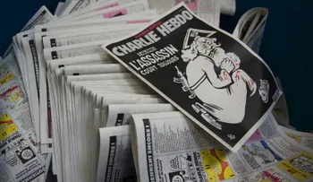 Periódico del Vaticano dice que la portada de aniversario de 'Charlie Hebdo' es una blasfemia