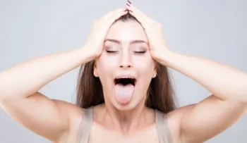Yoga facial: Una técnica natural para retrasar el envejecimiento