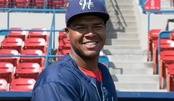 Jugador sucursales de Cerveceros de Milwaukee se declara gay 