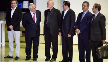Gobierno y oposición se sientan finalmente a la mesa sin el partido de López