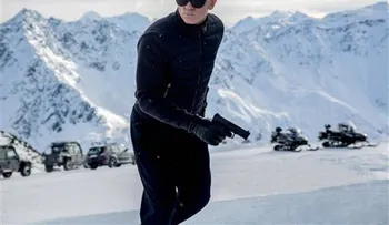 James Bond y Charlie Brown salvan la taquilla